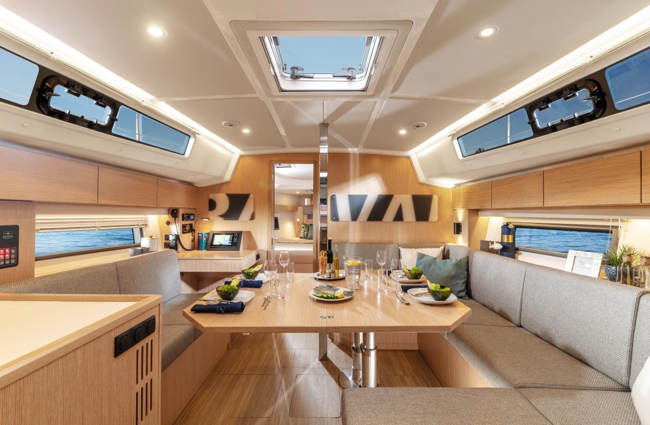 BAVARIA C42 - Interieur