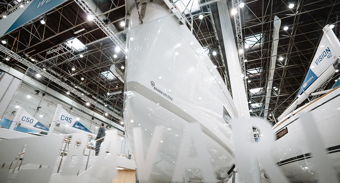 The V-shaped bow of the BAVARIA C42 sailing yacht.