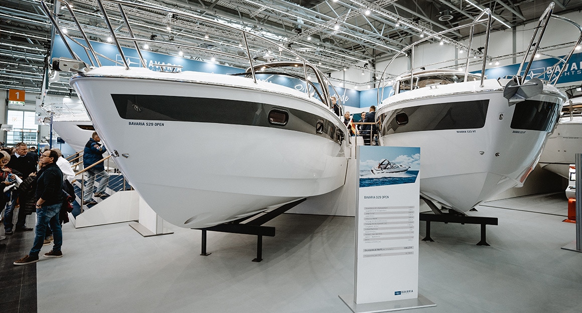 The S29 Open and S33 motorboats on display.