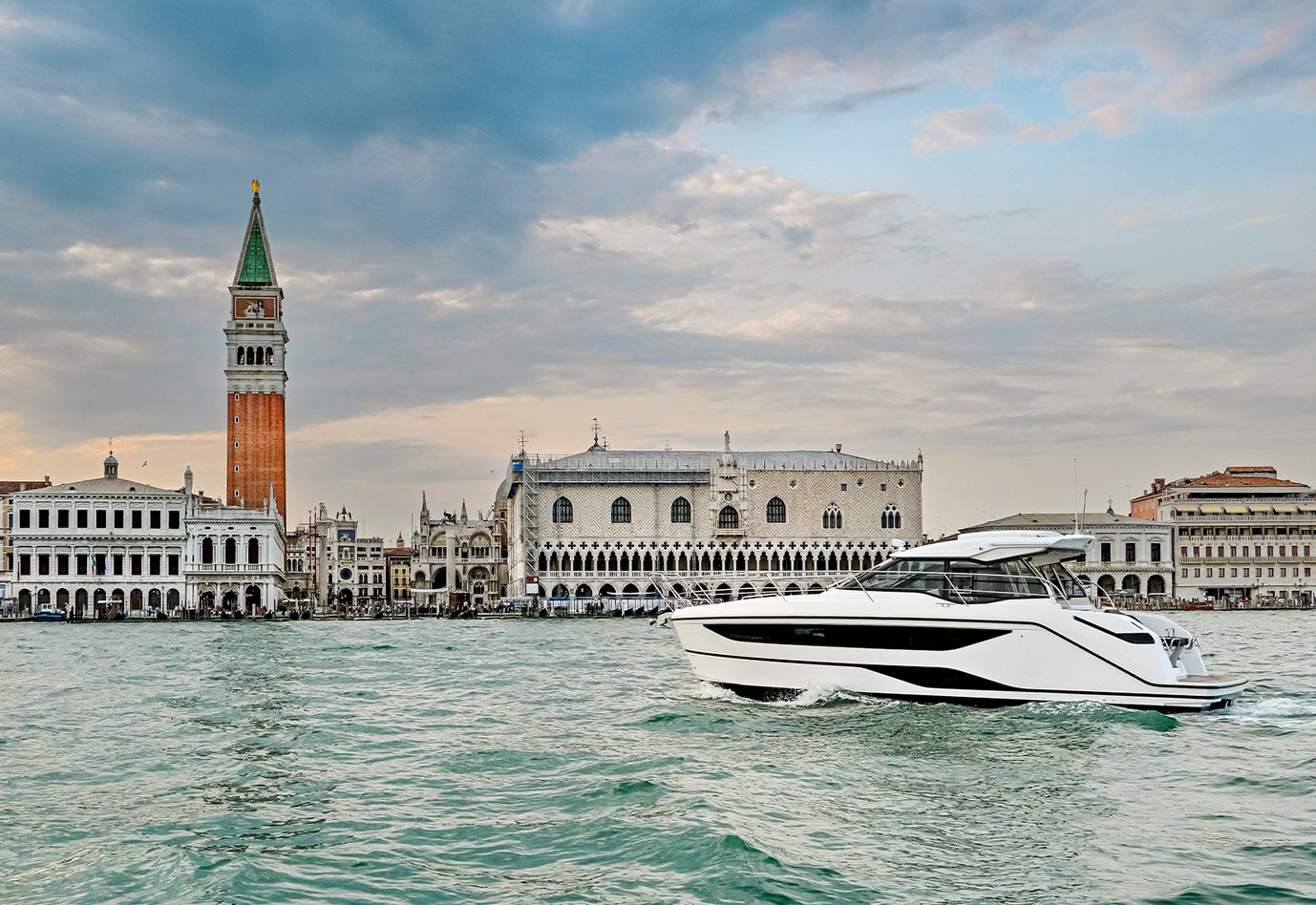 BAVARIA SR33 in Venedig