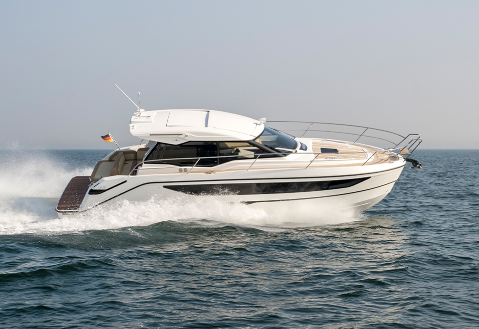 Die BAVARIA SR36 wird ihre Weltpremiere auf der Palma International Boat Show feiern.